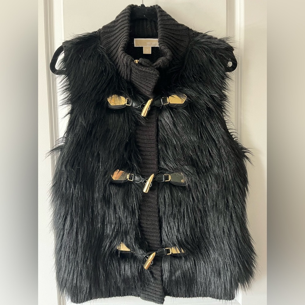 Michael Michael Kors Faux Fur Vest w/Gold Toggles & Zipper M  gently worn twice